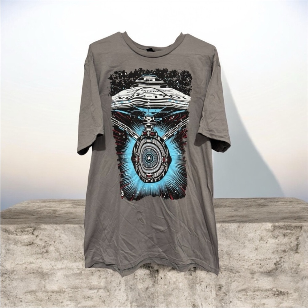 Star Trek NWOT Gray Graphic Tee New